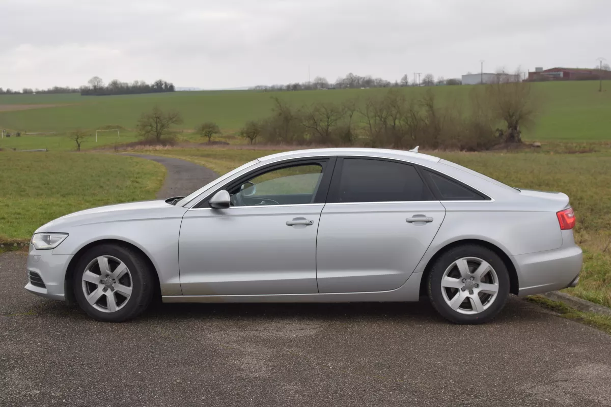 AUDI A6 - Vue détaillée 3