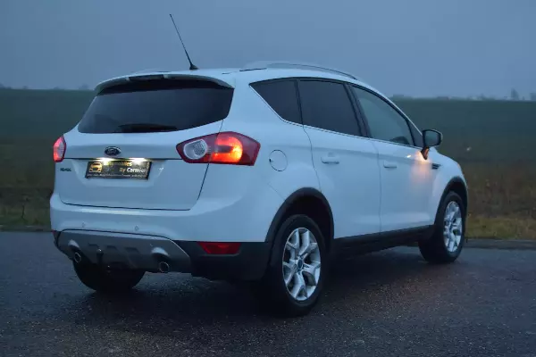 FORD Kuga 2.0 TDCI - Vue détaillée 4