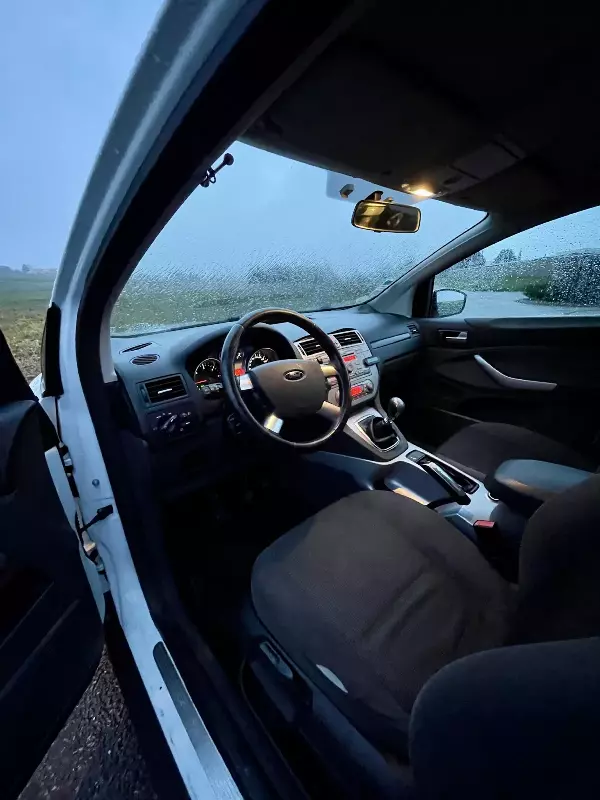 FORD Kuga 2.0 TDCI - Vue détaillée 6