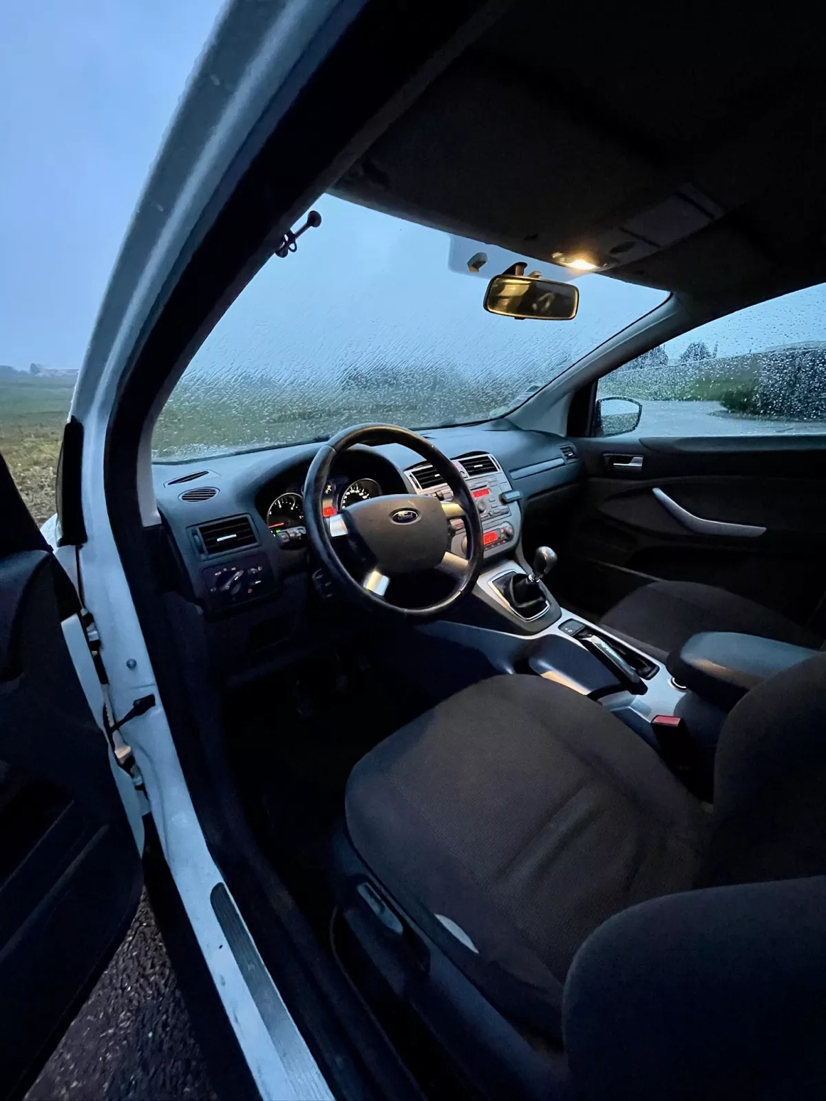 FORD Kuga 2.0 TDCI - Vue détaillée 6