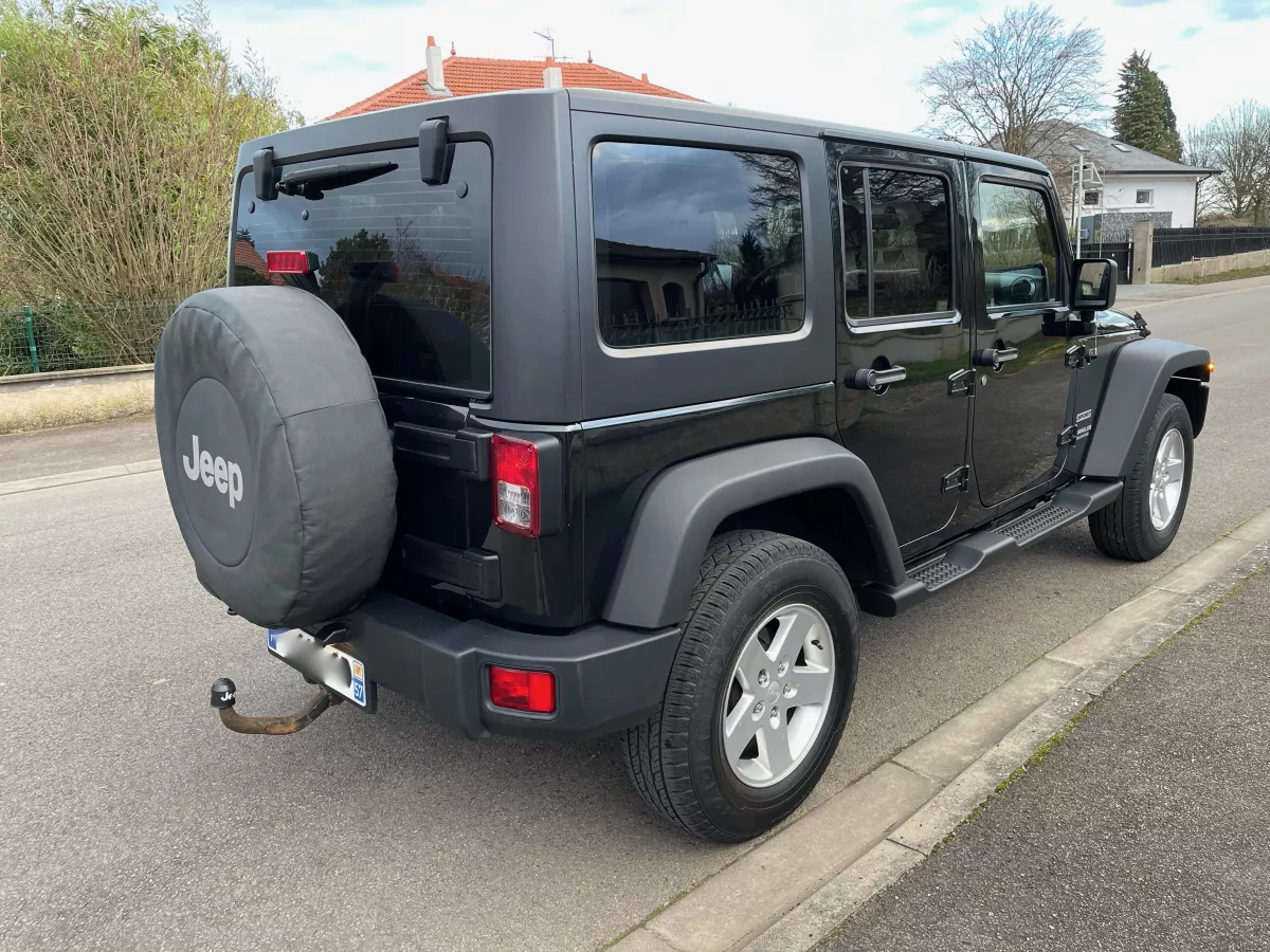 Jeep Wrangler JK Unlimited - Vue détaillée 4