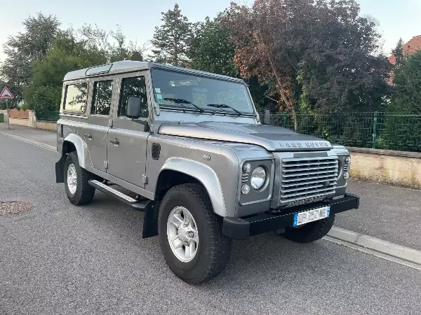 Land Rover Defender 2.2 TD4 - Vue détaillée 3