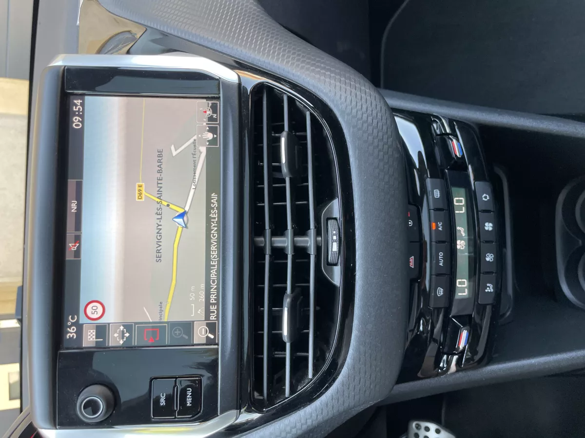PEUGEOT 2008 GT Line - Vue détaillée 20