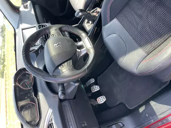 PEUGEOT 2008 GT Line - Vue détaillée 15