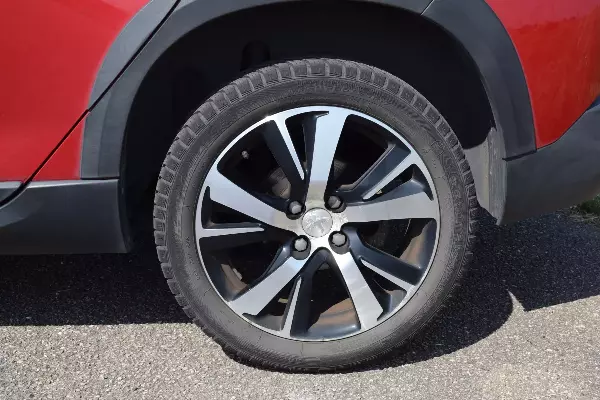 PEUGEOT 2008 GT Line - Vue détaillée 9