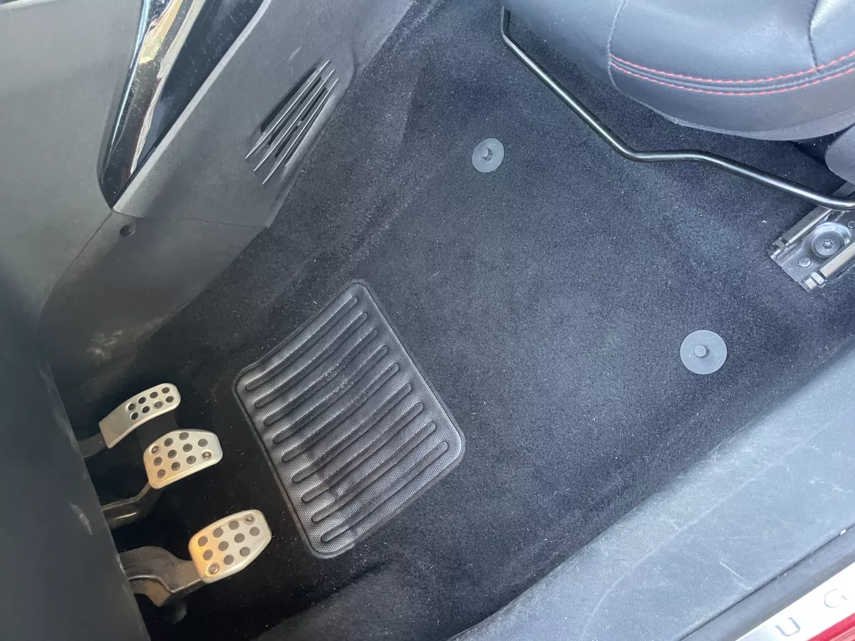 PEUGEOT 2008 GT Line - Vue détaillée 12