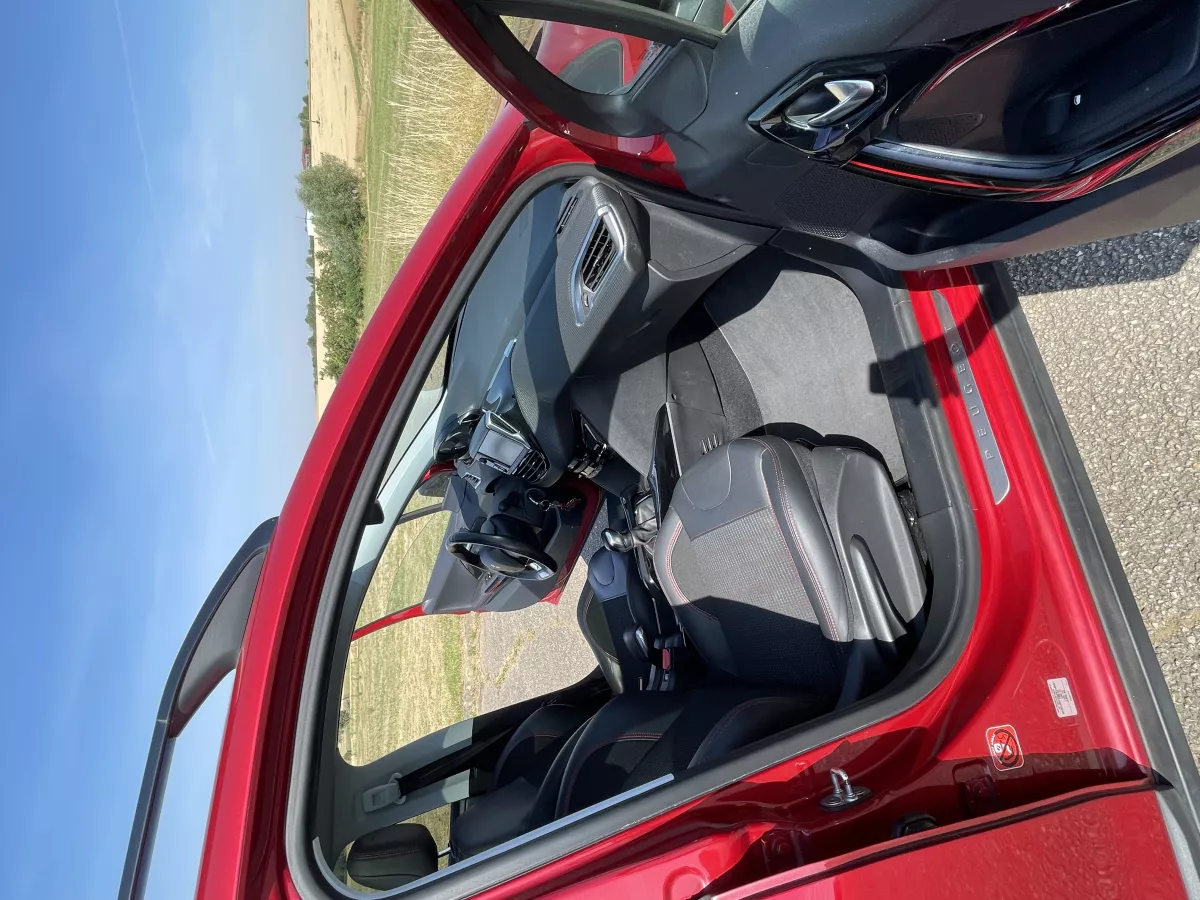 PEUGEOT 2008 GT Line - Vue détaillée 18