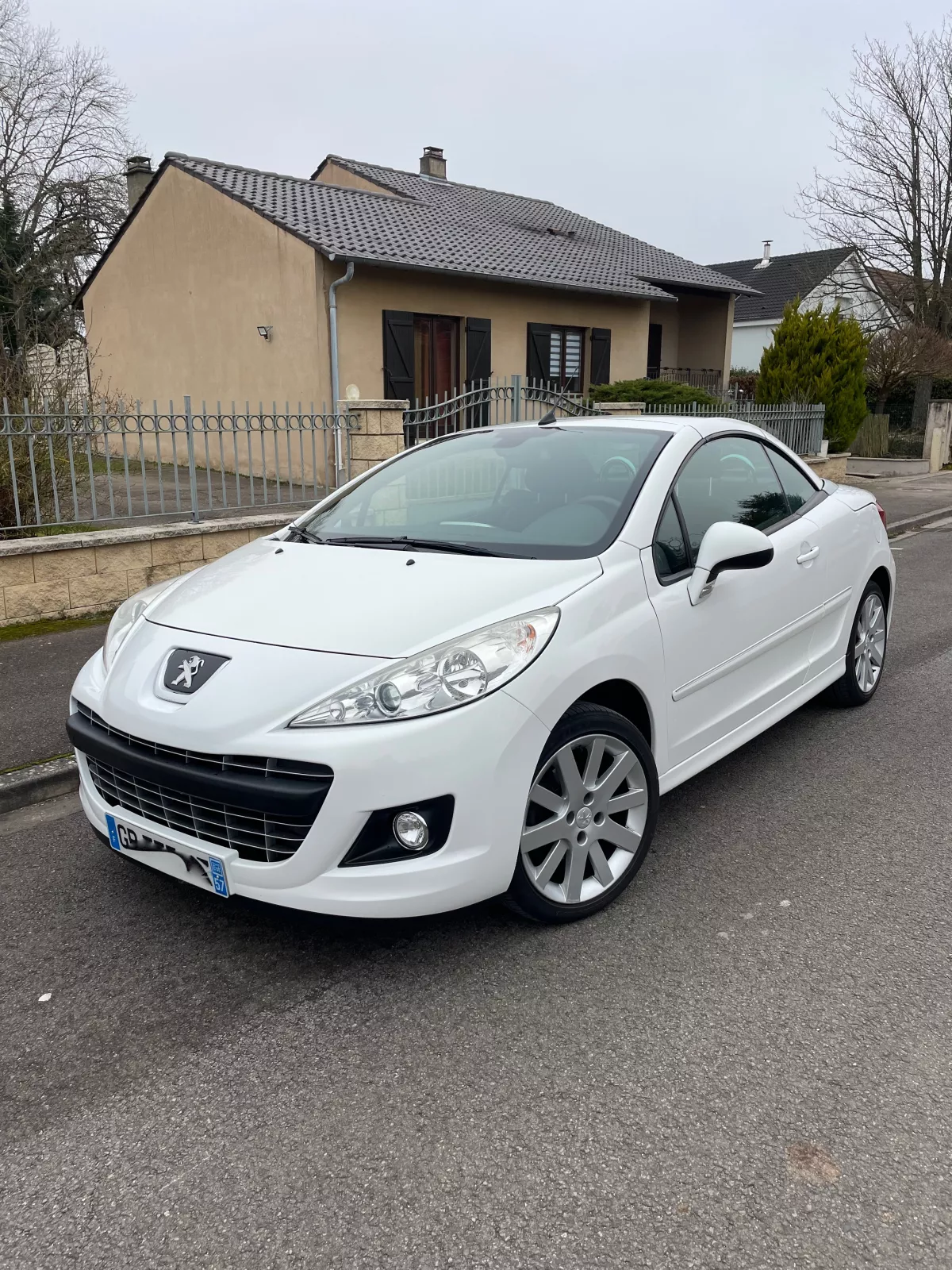 Peugeot 207 CC 1.6 HDI à Metz