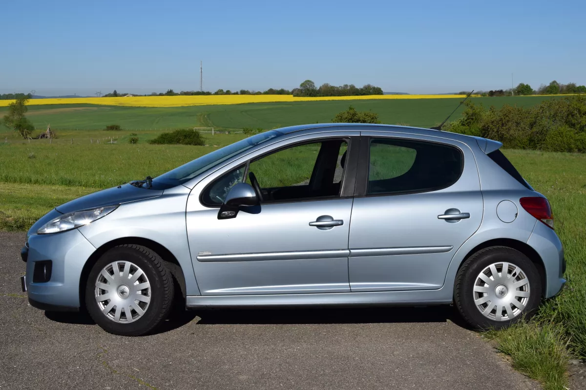 PEUGEOT Peugeot 207 1.6 HDi 90 FAP - Vue détaillée 2