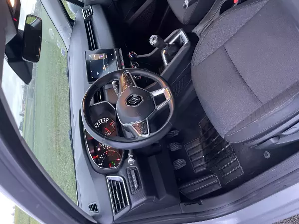 RENAULT Clio V 1.5 DCI - Vue détaillée 9