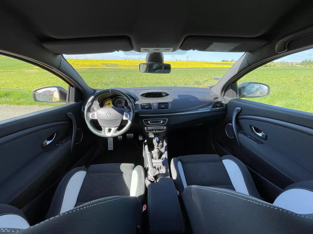 RENAULT Megane 3 RS 2.0T - Vue détaillée 11