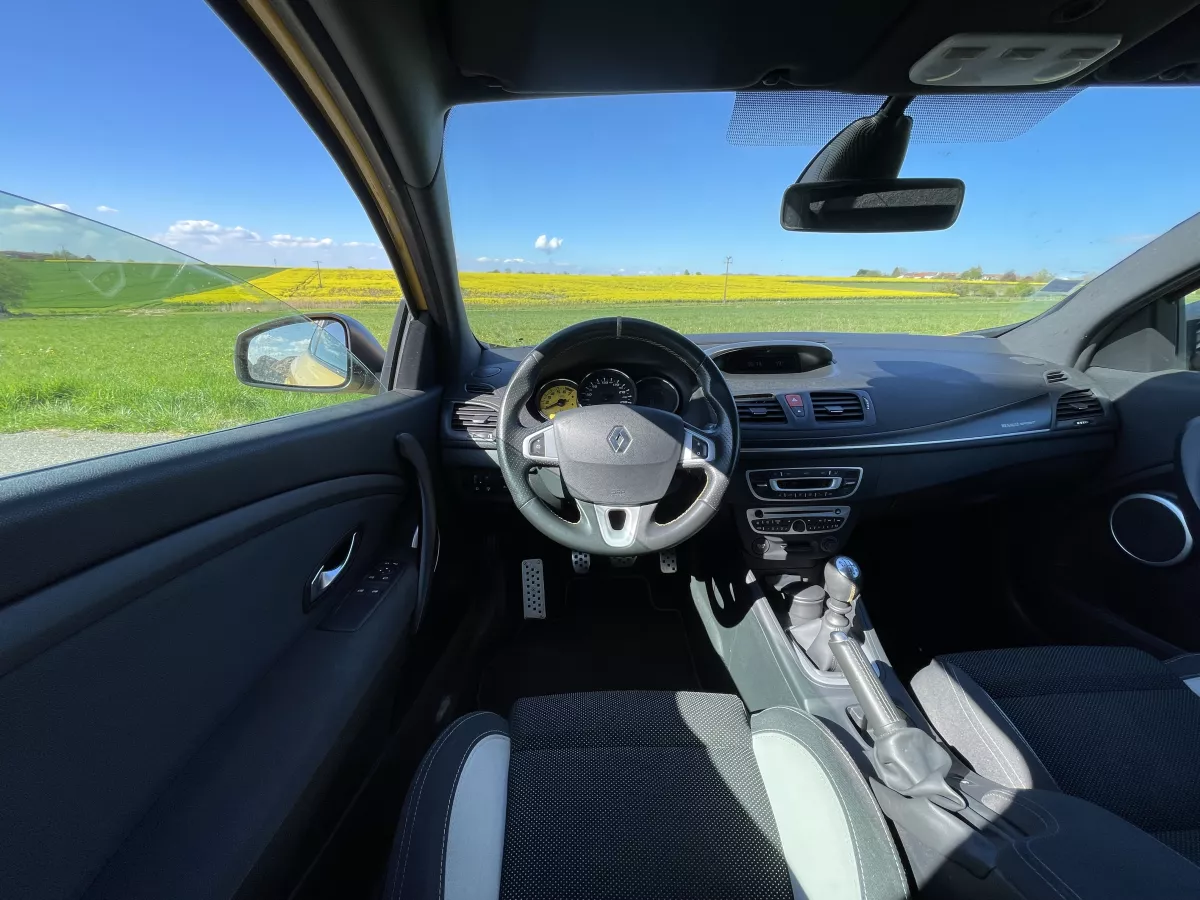 RENAULT Megane 3 RS 2.0T - Vue détaillée 10