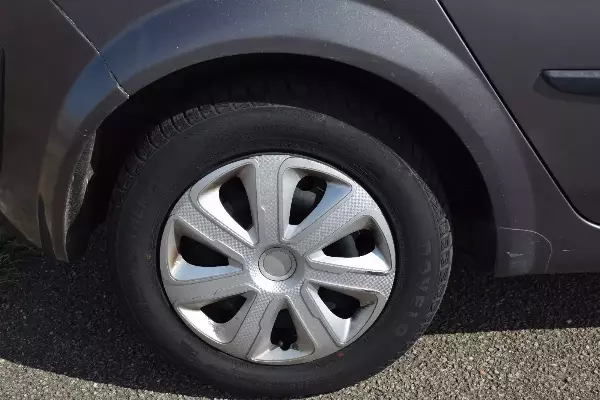 RENAULT Scenic 1.6 16v - Vue détaillée 9