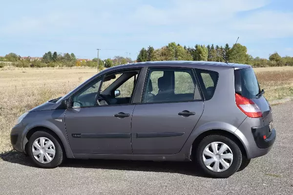 RENAULT Scenic 1.6 16v - Vue détaillée 11