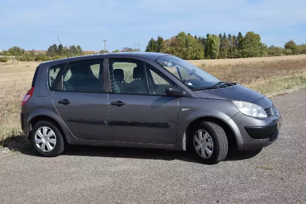 RENAULT Scenic 1.6 16v - Vue détaillée 8