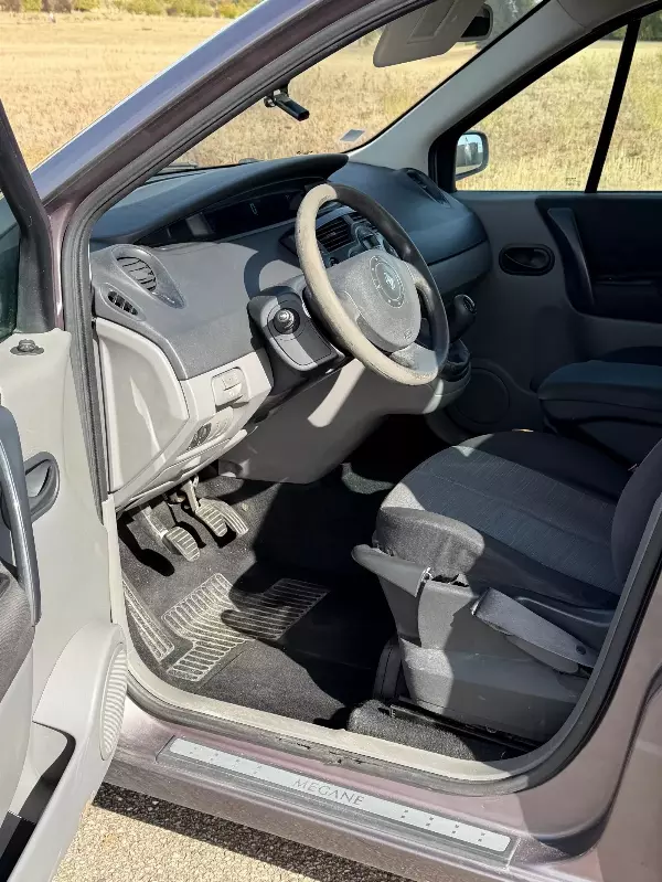 RENAULT Scenic 1.6 16v - Vue détaillée 33