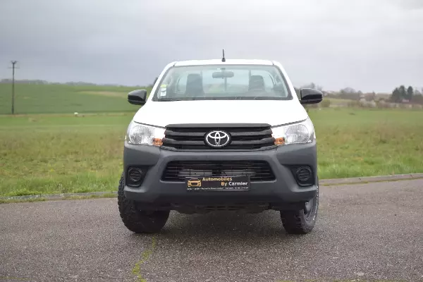 TOYOTA Hilux 2.4 D2D AWD - Vue détaillée 2