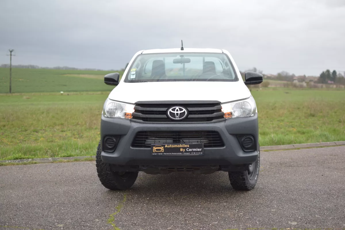 TOYOTA Hilux 2.4 D2D AWD - Vue détaillée 2