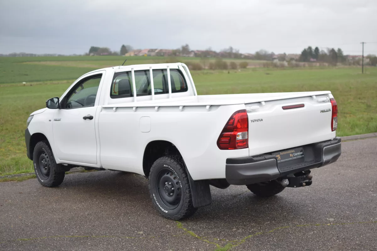 TOYOTA Hilux 2.4 D2D AWD - Vue détaillée 6