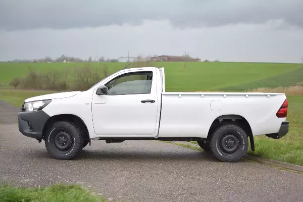TOYOTA Hilux 2.4 D2D AWD - Vue détaillée 3