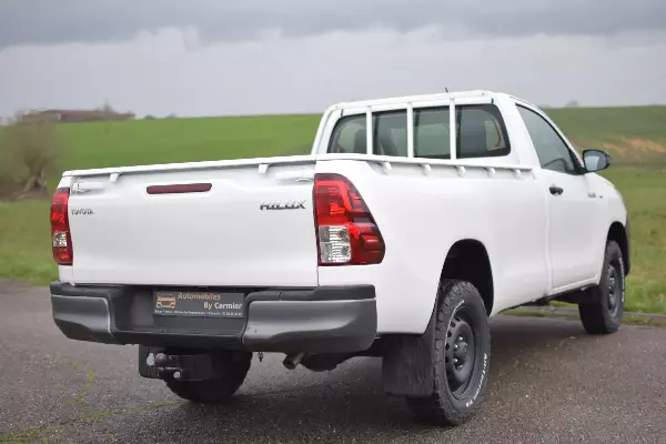 TOYOTA Hilux 2.4 D2D AWD - Vue détaillée 5