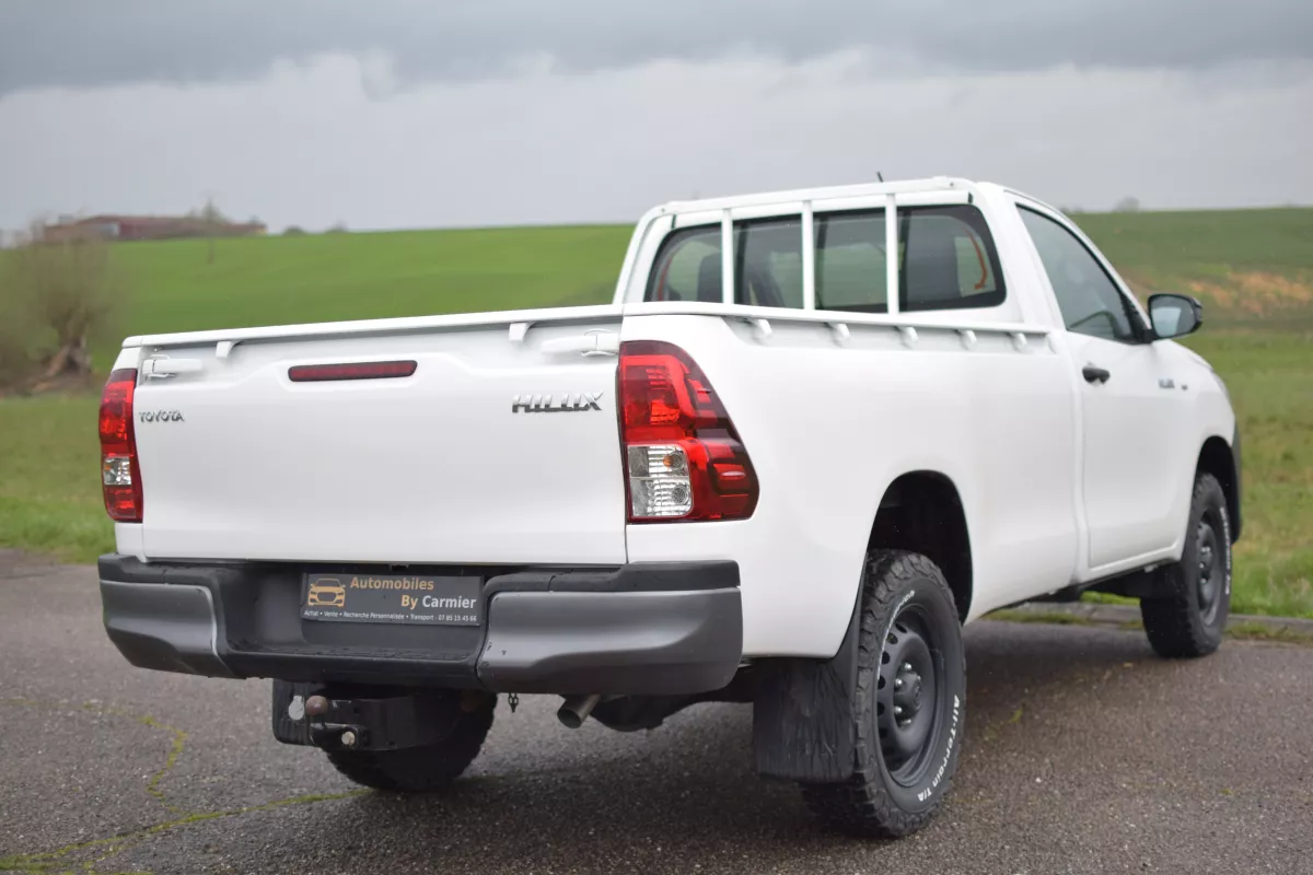 TOYOTA Hilux 2.4 D2D AWD - Vue détaillée 5