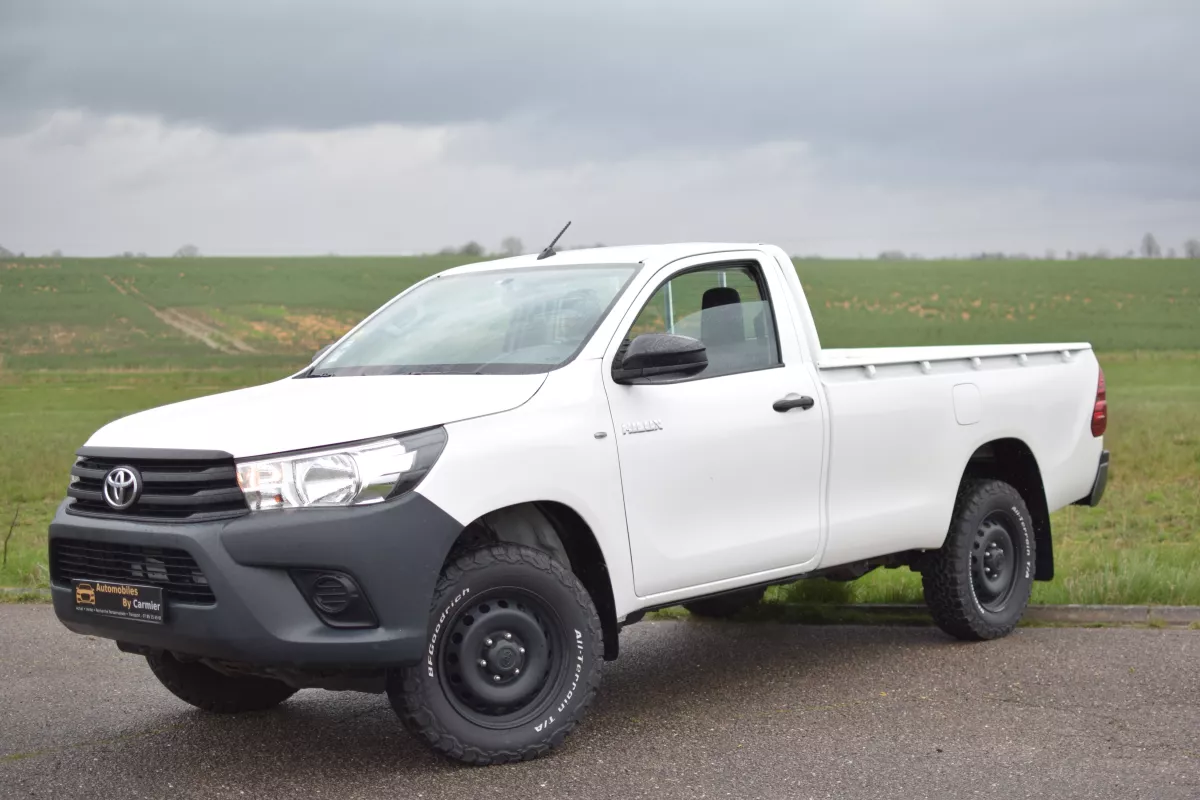 TOYOTA Hilux 2.4 D2D AWD à Metz