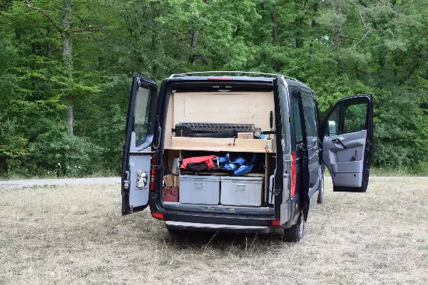 VOLKSWAGEN CRAFTER 2.5 TDI - Vue détaillée 9