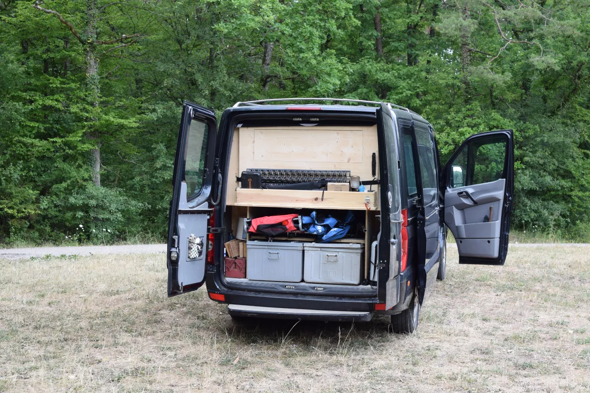 VOLKSWAGEN CRAFTER 2.5 TDI - Vue détaillée 9