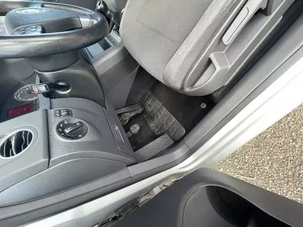 VOLKSWAGEN Golf V + - Vue détaillée 36