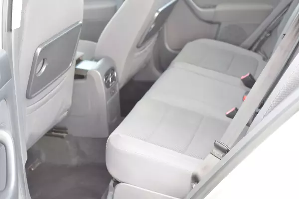 VOLKSWAGEN Golf V + - Vue détaillée 26