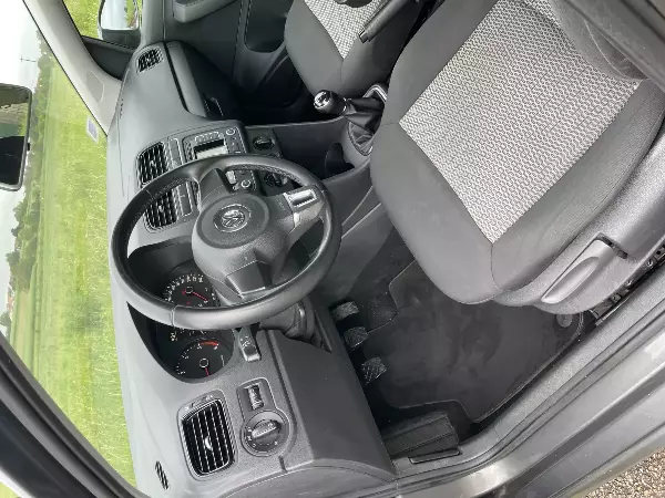VOLKSWAGEN Polo 1,6 TDI - Vue détaillée 14