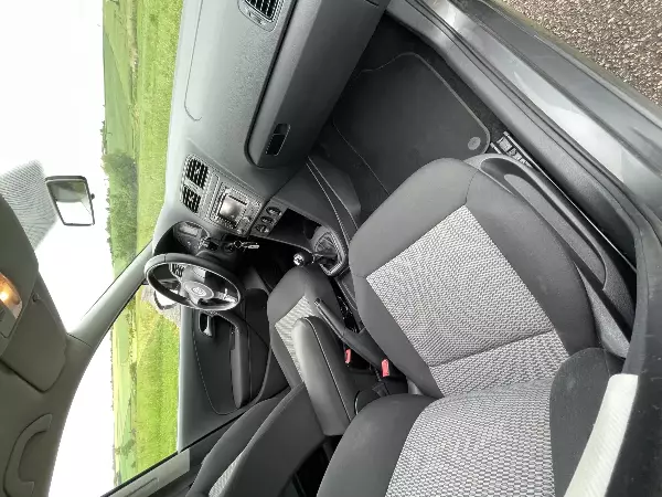 VOLKSWAGEN Polo 1,6 TDI - Vue détaillée 18