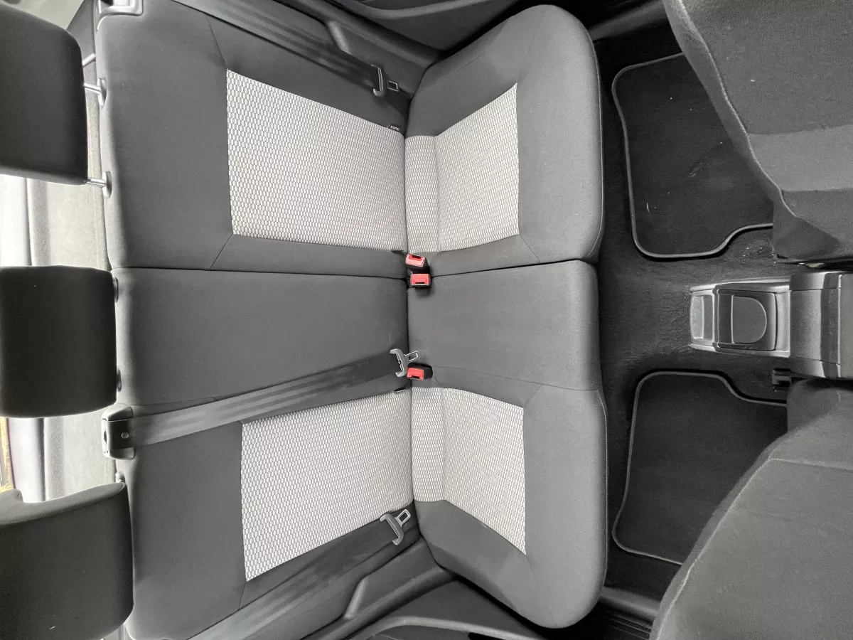 VOLKSWAGEN Polo 1,6 TDI - Vue détaillée 19